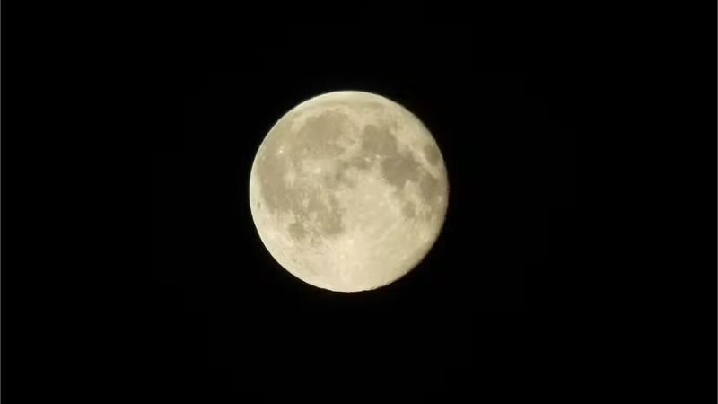 Fim de maio terá Lua azul e microlua no mesmo dia; entenda
