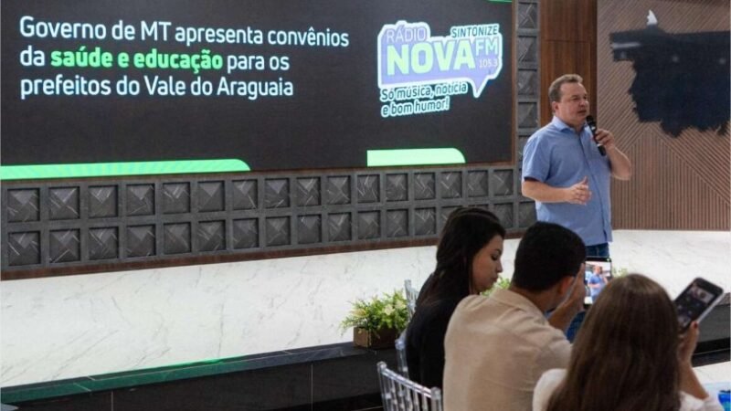 Prefeitos agradecem apoio de Max Russi durante assinatura de convênios no Palácio Paiaguás