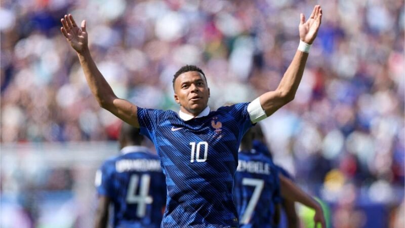 Mbappé supera Pelé e Messi, e França estreia com vitória sobre Senegal na Copa do Mundo