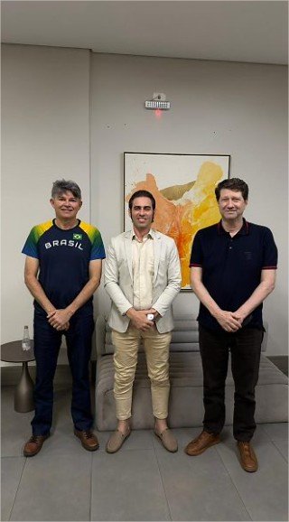 Enquanto Wellington administra desgaste, pré-candidato da direita se aproxima de pesos-pesados do PL