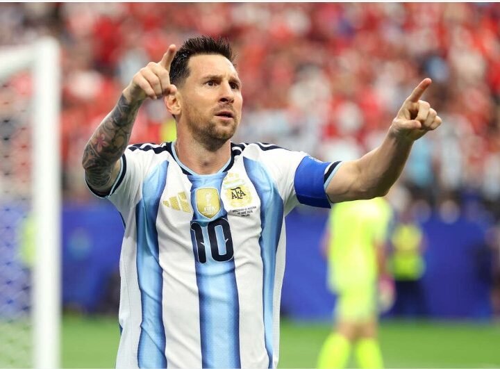 Messi faz dois, se torna o maior artilheiro da história das Copas, e Argentina vence a Áustria
