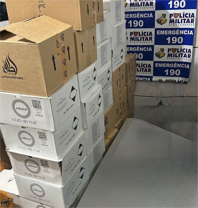 Polícia Militar prende homem com 14 caixas de produtos contrabandeados em Alto Araguaia