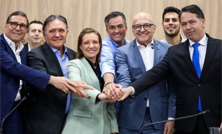 Governo, Ministério Público, TCE e Prefeitura firmam TAC para resolver problema da água em Várzea Grande