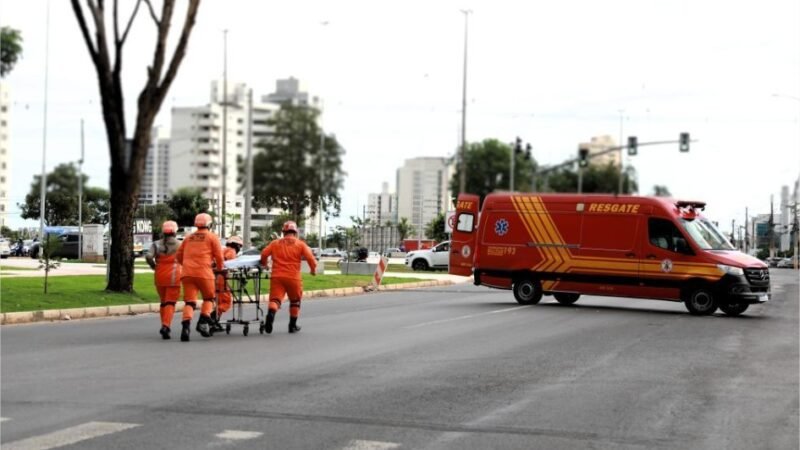 Corpo de Bombeiros presta socorro a motociclista que sofreu queda em avenida de Cáceres