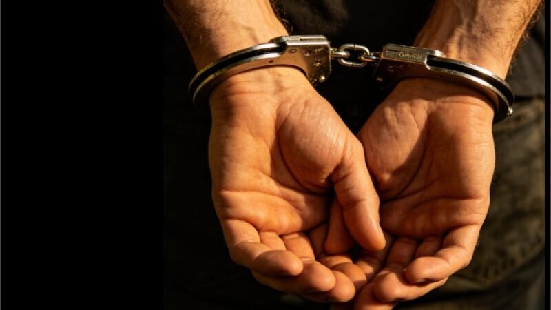 Suspeito de incêndio criminoso é preso pela PM durante patrulhamento em Cáceres