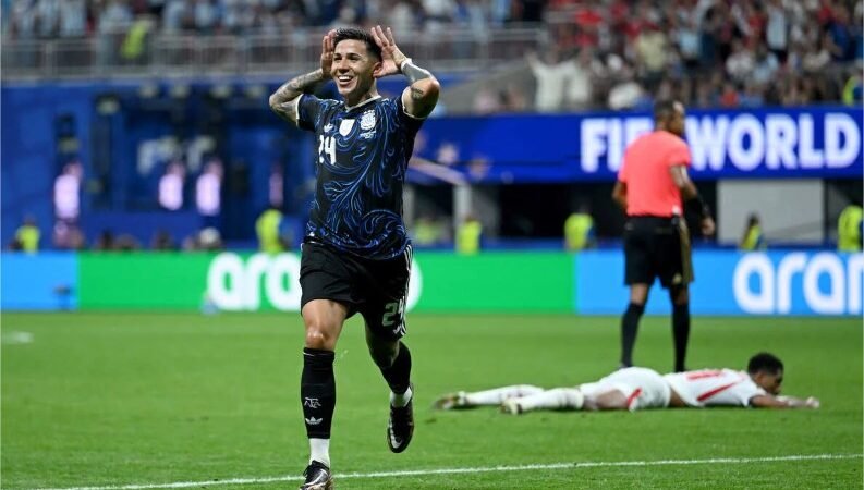 Em nova virada épica, Argentina vence a Inglaterra e está na final da Copa do Mundo