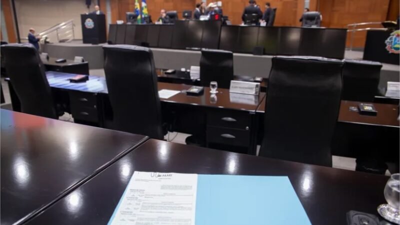 ALMT aprova requerimentos que reforçam fiscalização sobre concursos, servidores e políticas públicas