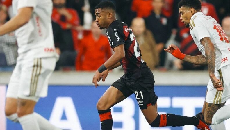 Athletico aproveita as falhas do Internacional e vence mais uma