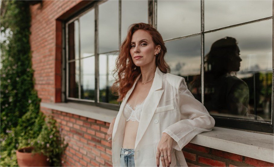 Lorena Ly lança EP “Amor e Casa” nesta sexta-feira (17) com show exclusivo no Misc
