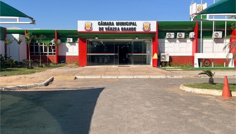 Câmara de Várzea Grande aprova remanejamento de 30% para a Prefeitura e quatro PCCSs em sessão extraordinária