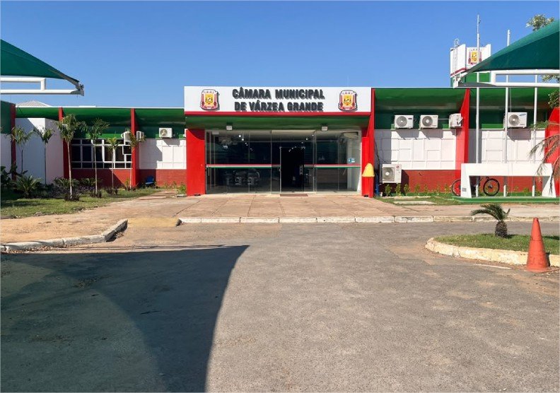 Câmara de Várzea Grande aprova remanejamento de 30% para a Prefeitura e quatro PCCSs em sessão extraordinária