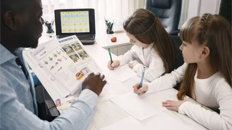 Como funciona o cérebro de quem fala dois idiomas? Este estudo analisou