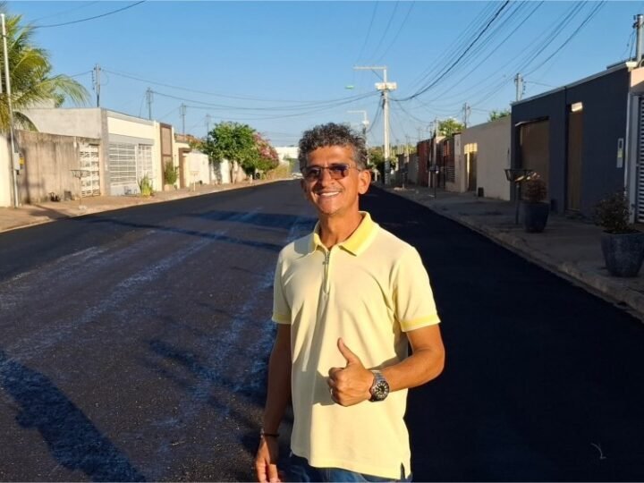 Cezinha Nascimento acompanha obras de microrevestimento no Residencial Nova Canaã