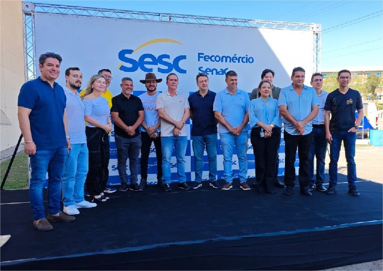 Presidente da Câmara e vereadores participam da abertura das unidades móveis do Sesc-MT na Univag