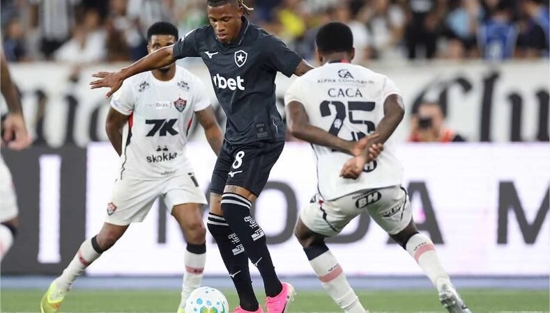 Botafogo utiliza Danilo Santos, frustra e provoca Palmeiras