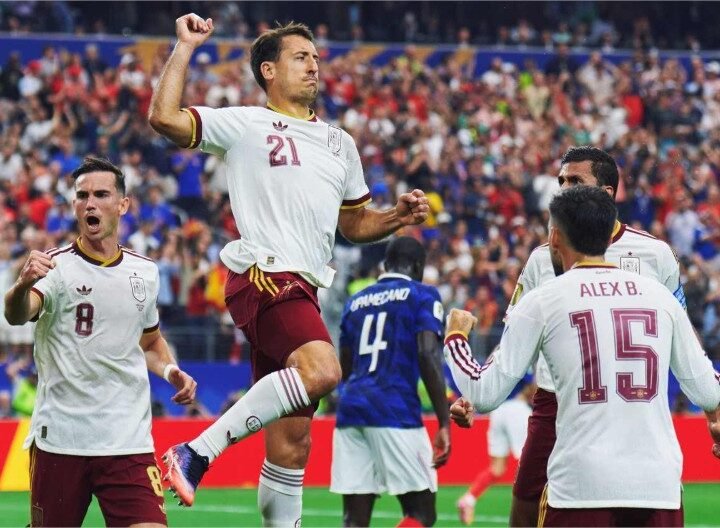 Espanha faz jogo perfeito, vence a França e está na final da Copa do Mundo