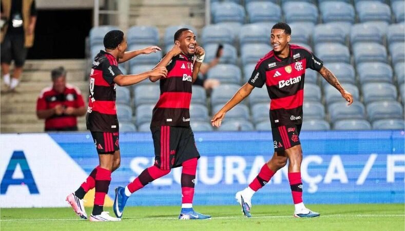 Com time misto, Flamengo vence o Lausanne em Portugal
