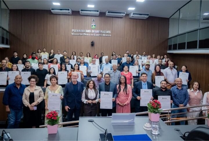 Maria Avalone homenageia voluntários do Projeto Dia da Alegria com moção de aplausos