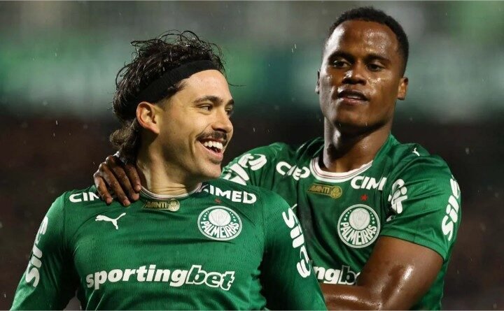Maurício marca duas vezes, e Palmeiras vence o Coritiba pelo Brasileirão