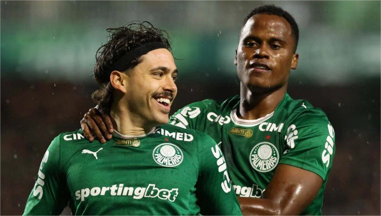 Maurício marca duas vezes, e Palmeiras vence o Coritiba pelo Brasileirão