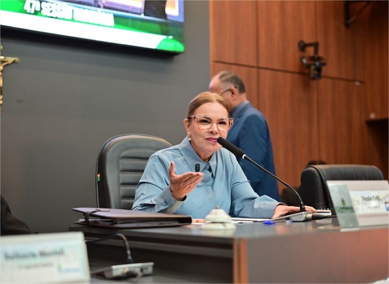 Quadra poliesportiva do Residencial Coxipó é revitalizada após pedido de Paula Calil