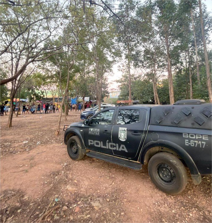 Polícia Militar apreende 17 porções de drogas e localiza dois suspeitos por tráfico