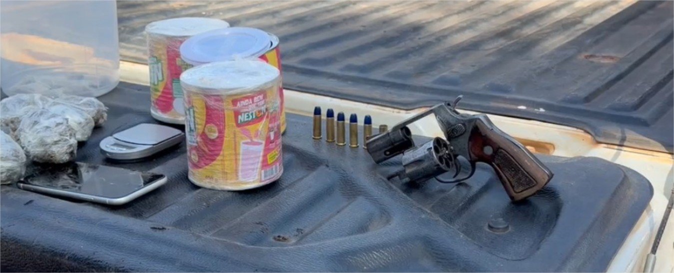 Polícia Militar prende três suspeitos de sequestro, apreende arma de fogo e drogas