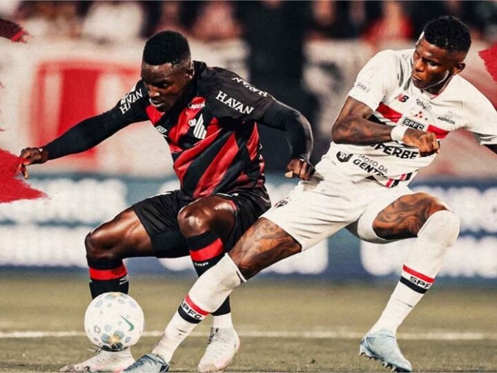 São Paulo toma virada em cinco minutos e perde para o Athletico