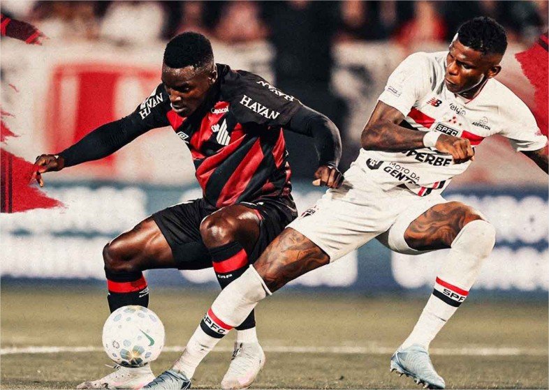São Paulo toma virada em cinco minutos e perde para o Athletico