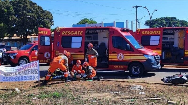 Corpo de Bombeiros socorre duas vítimas em estado grave após acidente entre carro e motocicleta em Sinop