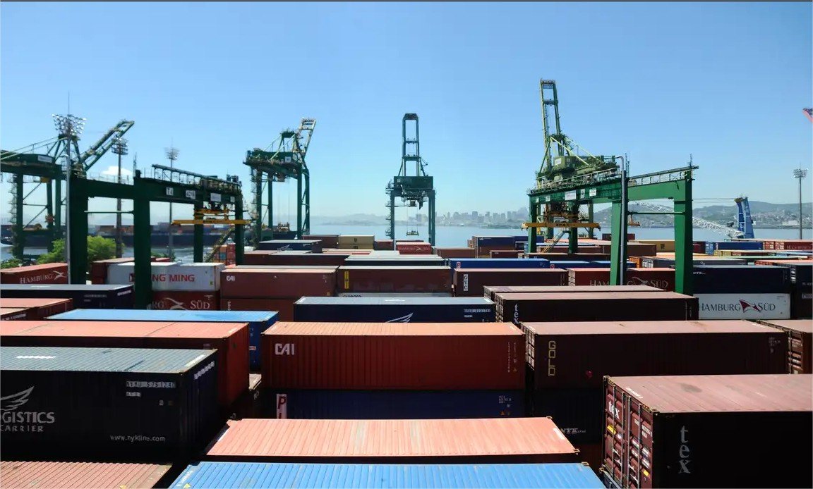 Tarifaço deve ter efeito limitado na balança comercial brasileira