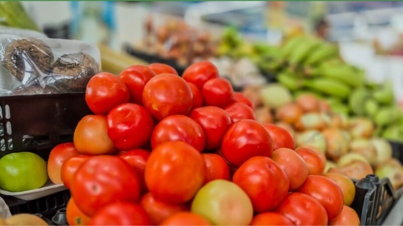 Cesta básica em Cuiabá cai abaixo de R$ 900 pela 1ª vez em 2 meses