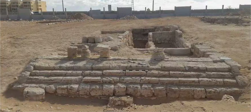 Línguas de ouro são descobertas em tumbas recém-encontradas no Egito; fotos