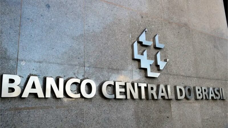 Banco Central e Receita Federal são autorizados a realizar concursos