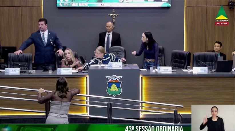 Discussão entre vereadores causa tumulto durante sessão na Câmara de Cuiabá