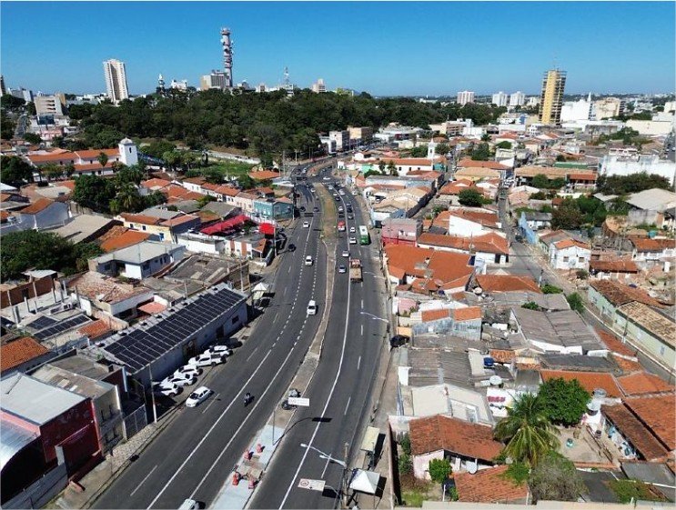 Com asfalto recuperado, corredor de 14 km do BRT entra na fase de acabamentos