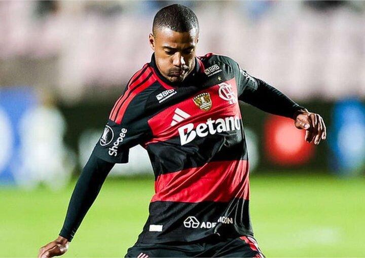 Flamengo pode emprestar De la Cruz ao Peñarol (URU)