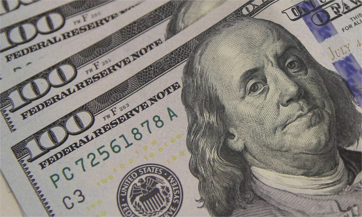 Dólar encosta em R$ 5,10 com tarifaço e tensão global