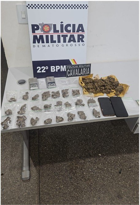 Cavalaria da PM prende faccionados com porções de maconha em Peixoto de Azevedo