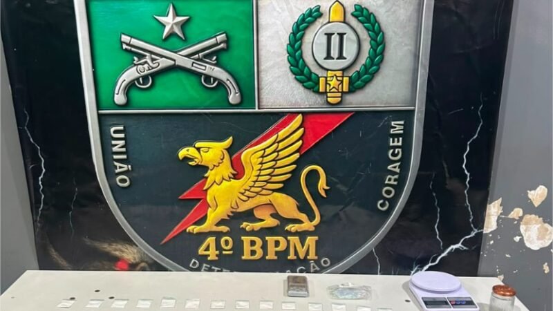 Polícia Militar prende homem com 77 porções de pasta base e cocaína