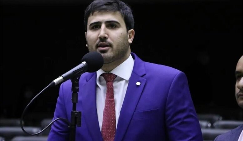 Com MT no topo do ranking de feminicídio, Emanuelzinho é o único da bancada favorável à urgência na criminalização da misoginia