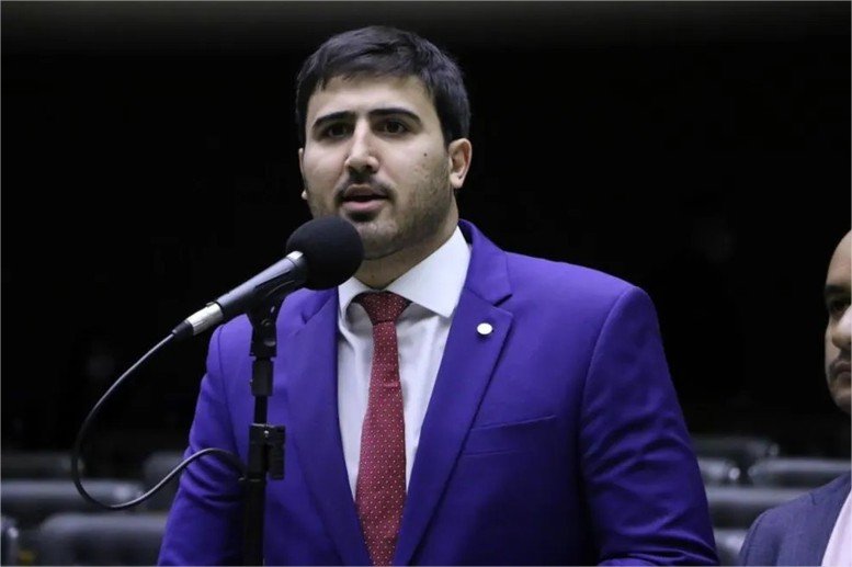 Com MT no topo do ranking de feminicídio, Emanuelzinho é o único da bancada favorável à urgência na criminalização da misoginia