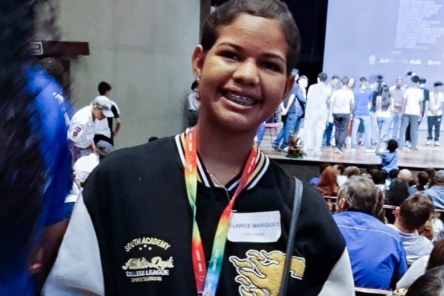 Aluna de escola municipal conquista medalha de bronze na Olimpíada Brasileira de Matemática