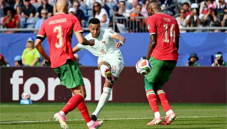 França amassa o Marrocos, faz 2 a 0 e se poupa para a semifinal