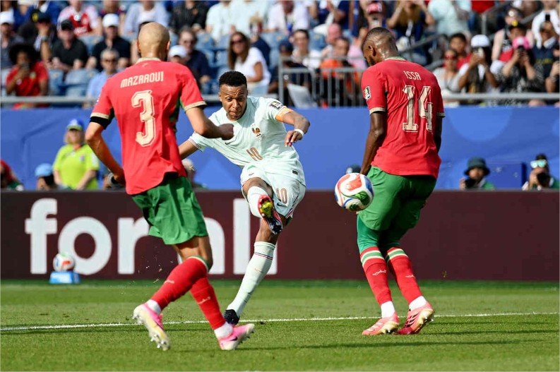 França amassa o Marrocos, faz 2 a 0 e se poupa para a semifinal