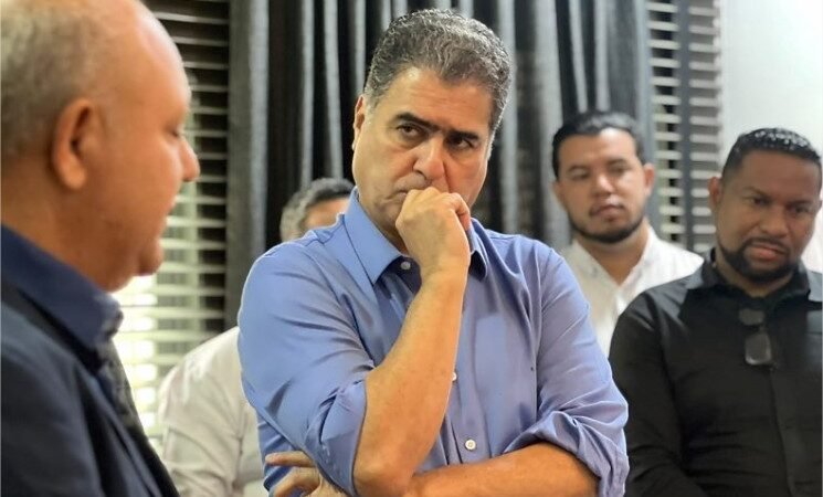 Emanuel manda recado e diz que pré-candidatura ao Governo “não tem dono”