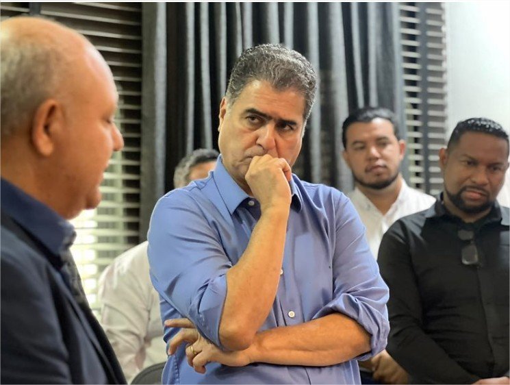 Emanuel manda recado e diz que pré-candidatura ao Governo “não tem dono”