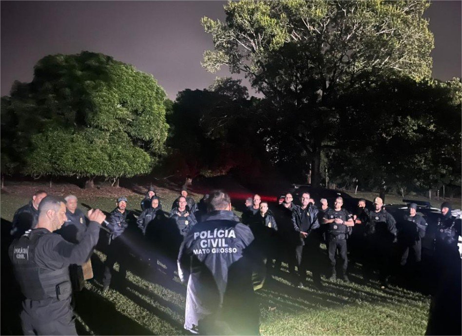 Polícia Civil cumpre 26 ordens judiciais contra grupo criminoso envolvido com tráfico de drogas em Nobres