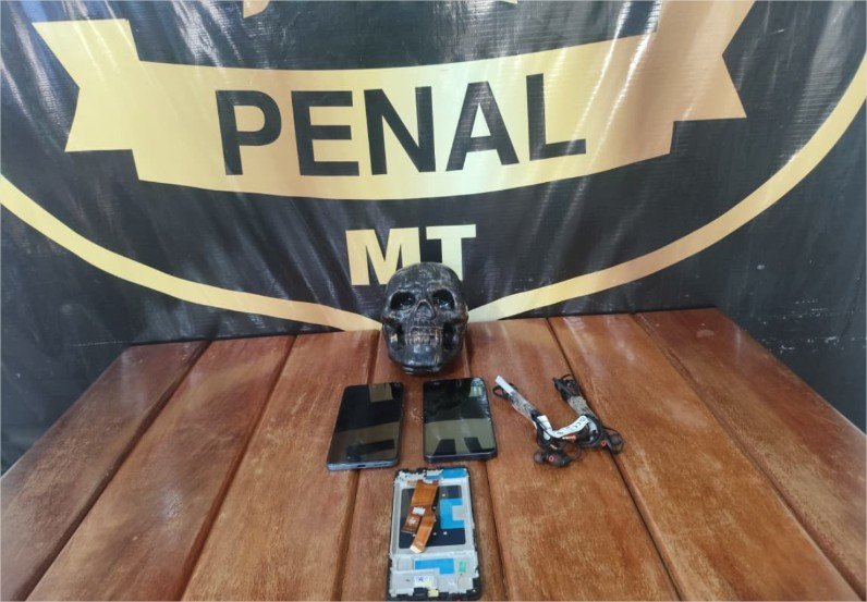 Policiais penais apreendem materiais lançados por drone na Mata Grande