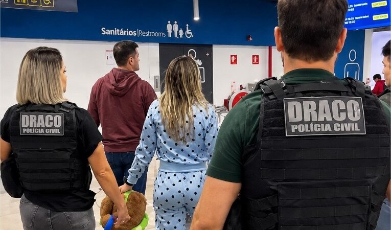 Polícia Civil prende esposa de homem apontado como braço direito de líder de facção